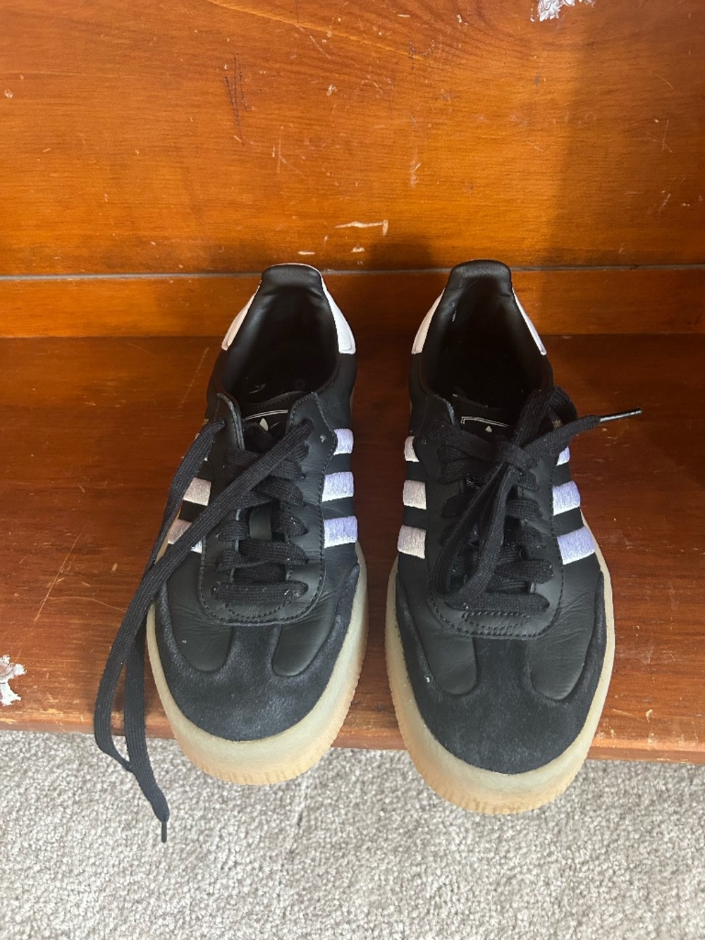Platform black sambas